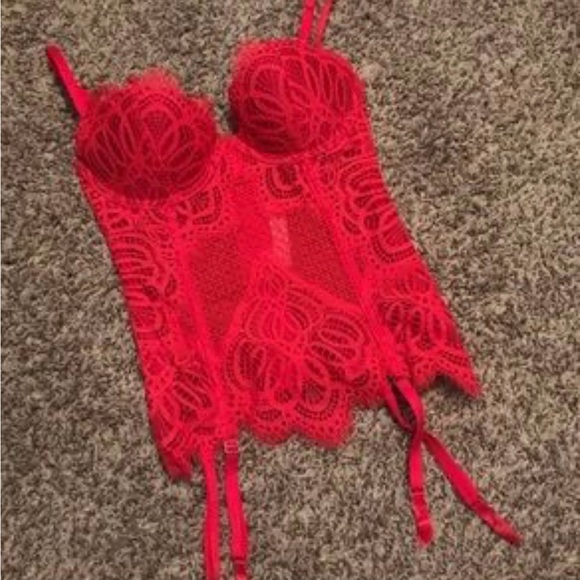 Victoria’s Secret Red Lace Floral Garter Bustier Corset. - Picture 2 of 4